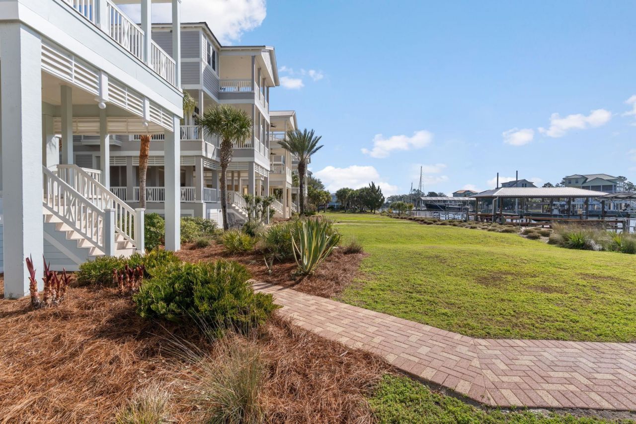 51 Walker Creek Drive, Crawfordville, FL 32327 Photo