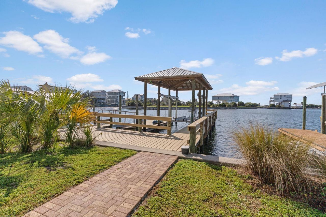 51 Walker Creek Drive, Crawfordville, FL 32327 Photo