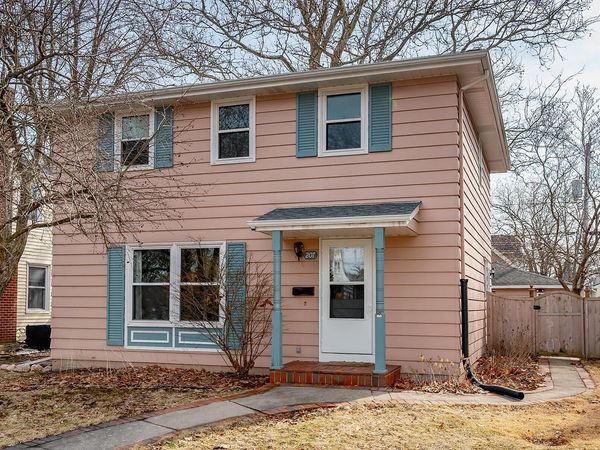 207 Douglass AVENUE, Waukesha, WI 53186