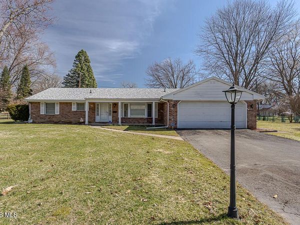 4842 Larkhaven Drive, Toledo, OH 43623