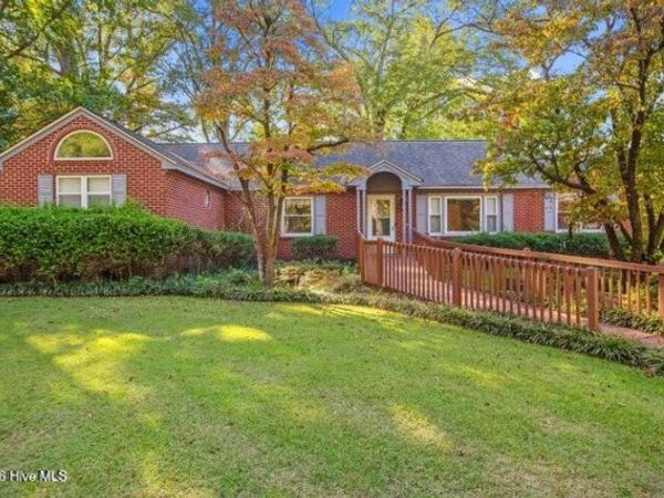 1607 Oaklawn Drive , Greenville, NC 27858