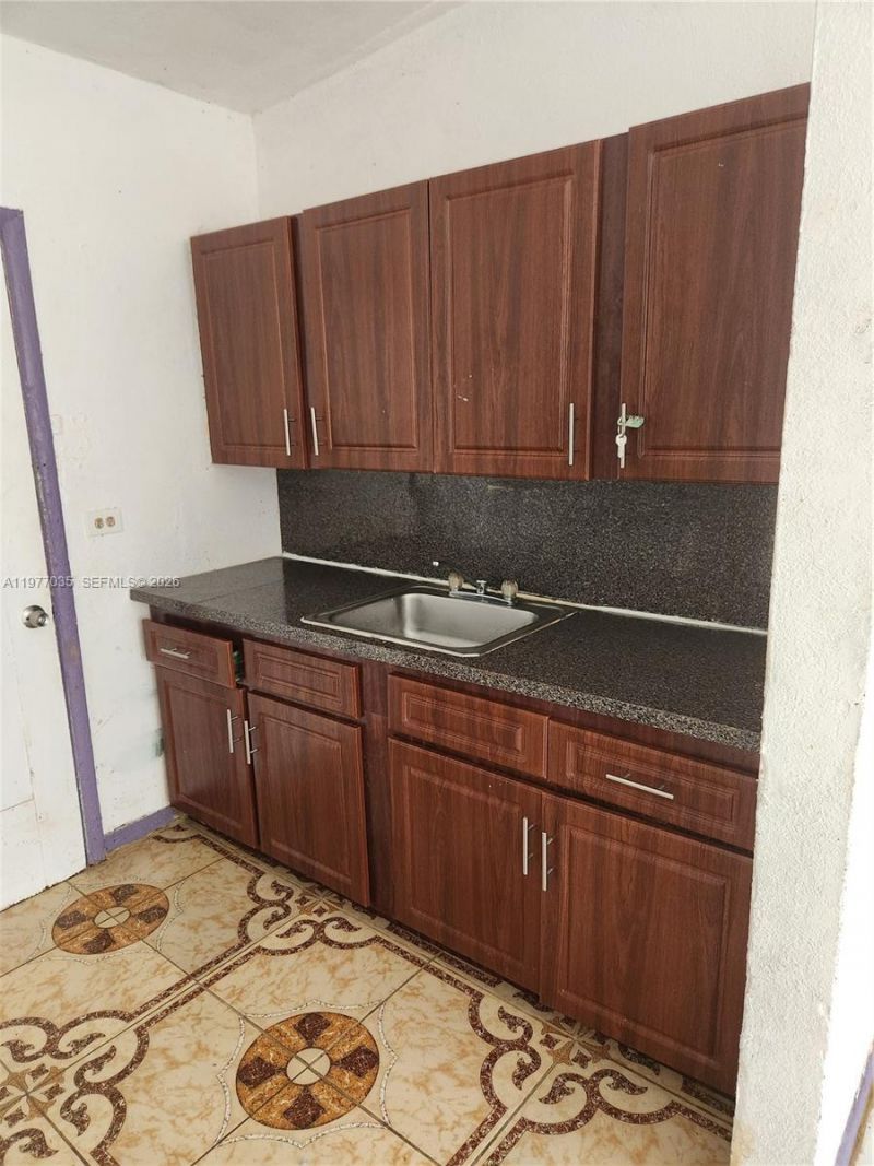 6950 NW 6th Ct , Unit 1, Miami, FL 33150 Photo