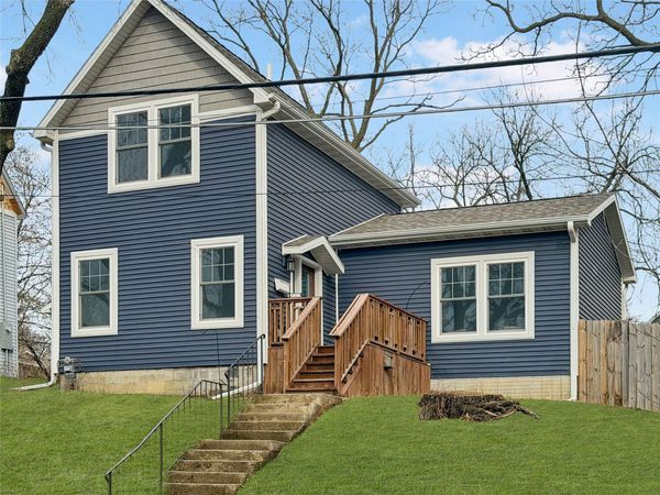 827 26th Street, Des Moines, IA 50312