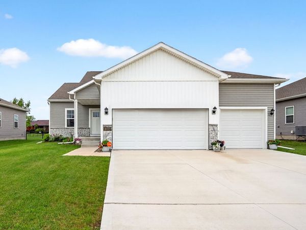 1200 Joshua Drive SE, Bondurant, IA 50035