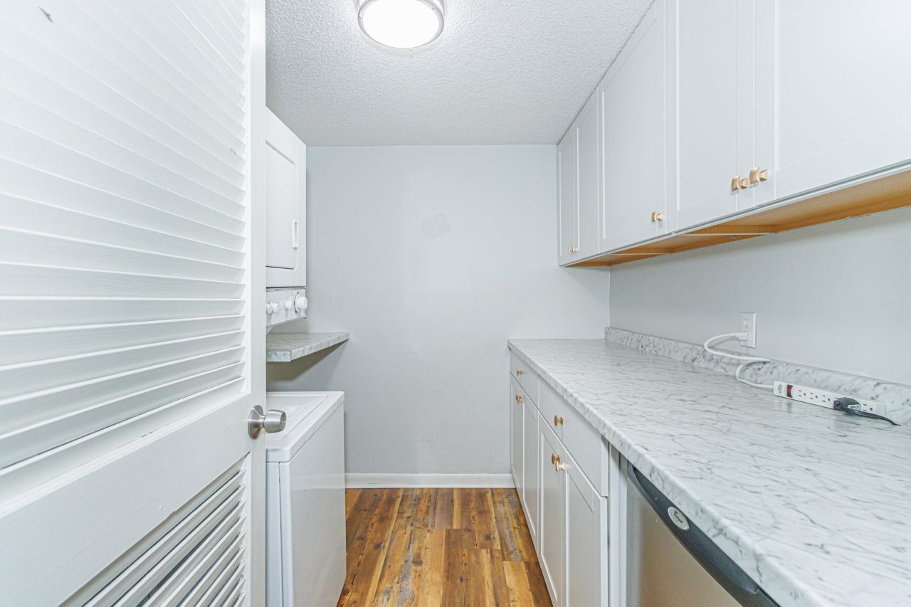 320 Salt Marsh Circle  Photo 12