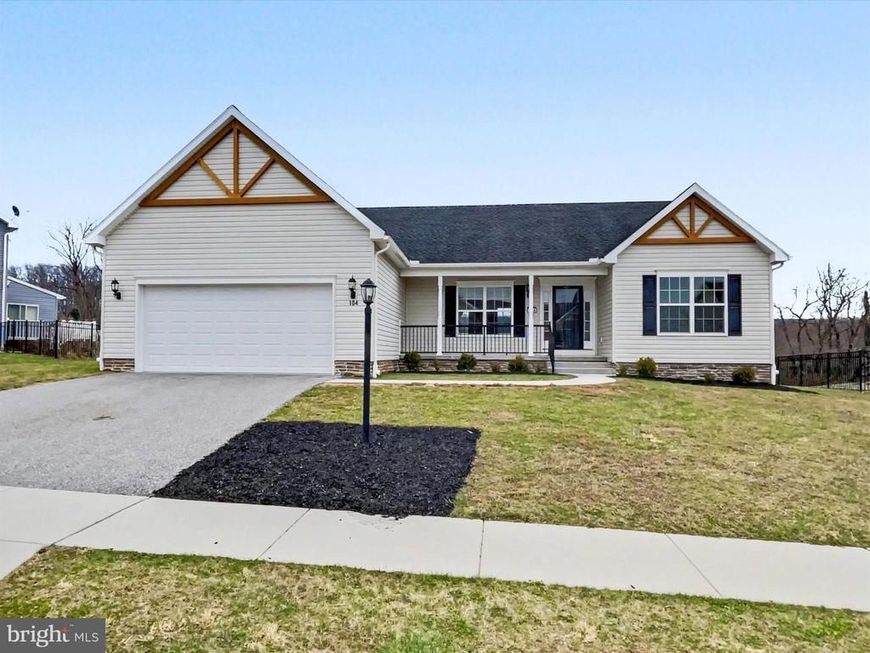 104 Clover Run, Abbottstown, PA 17301 Main Photo