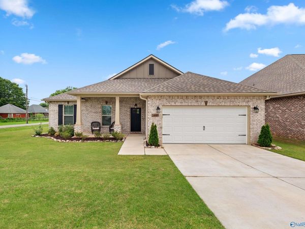 24009 Quints Drive, Athens, AL 35613