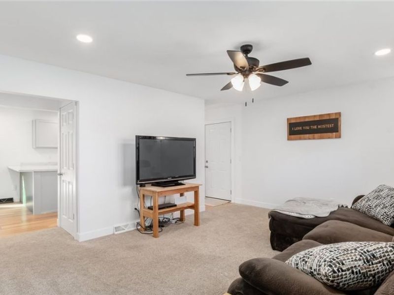 10050 Perryton Road , Frazeysburg, OH 43822 Photo 14