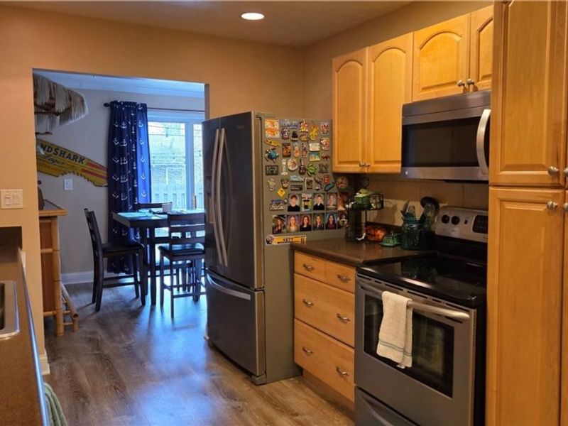 9284 Willow Lane , Olmsted Falls, OH 44138 Photo 3