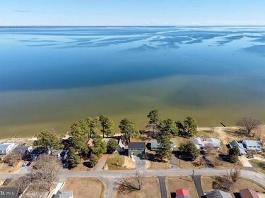 54 SHORE DR., COLONIAL BEACH, VA 22443