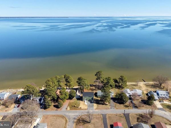 54 SHORE DR., COLONIAL BEACH, VA 22443