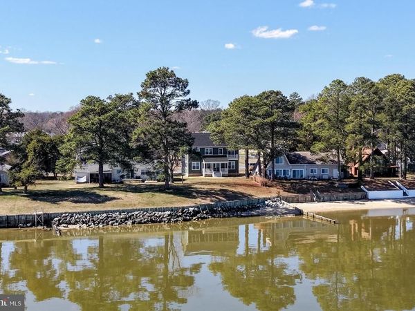 54 SHORE DR., COLONIAL BEACH, VA 22443