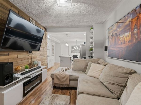 189 Charles Street, Lowell, MA 01852