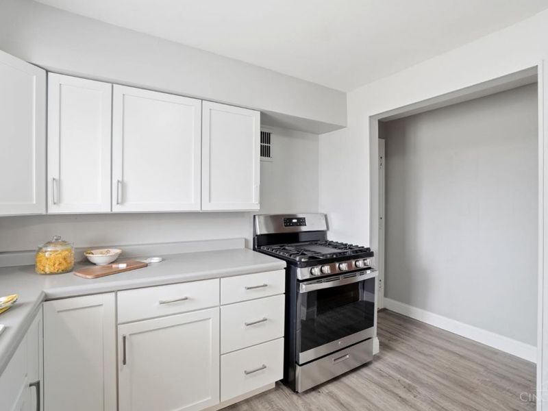 500 Schuyler Drive, Kettering, OH 45429 Photo 12