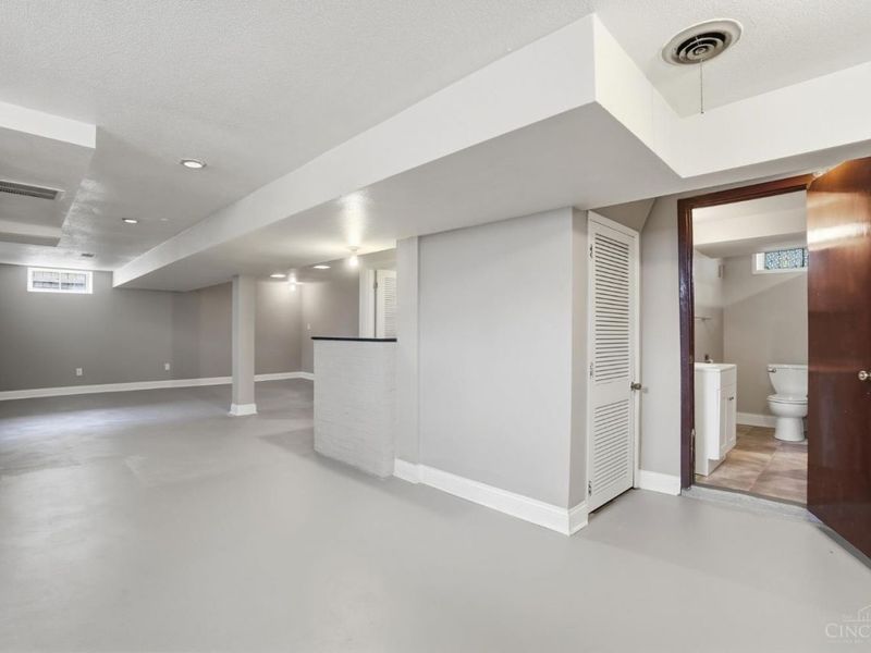 500 Schuyler Drive, Kettering, OH 45429 Photo 27