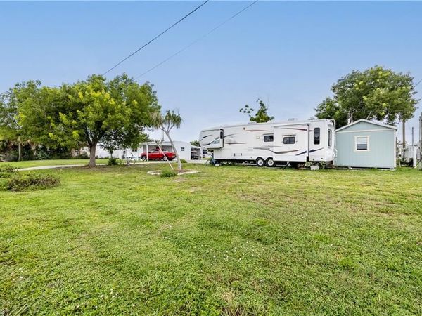 5008 Sandpiper DR , ST. JAMES CITY, FL 33956