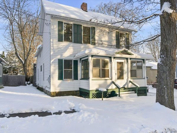 106 Lawrence Street, Saratoga Springs, NY 12866