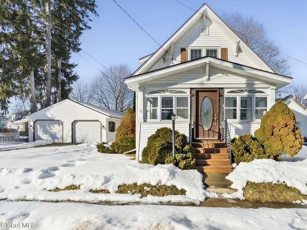 10 Crescent Avenue, Amsterdam, NY 12010