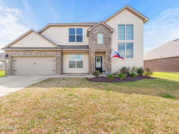 210 Rue Cordorcet, Youngsville, LA 70592