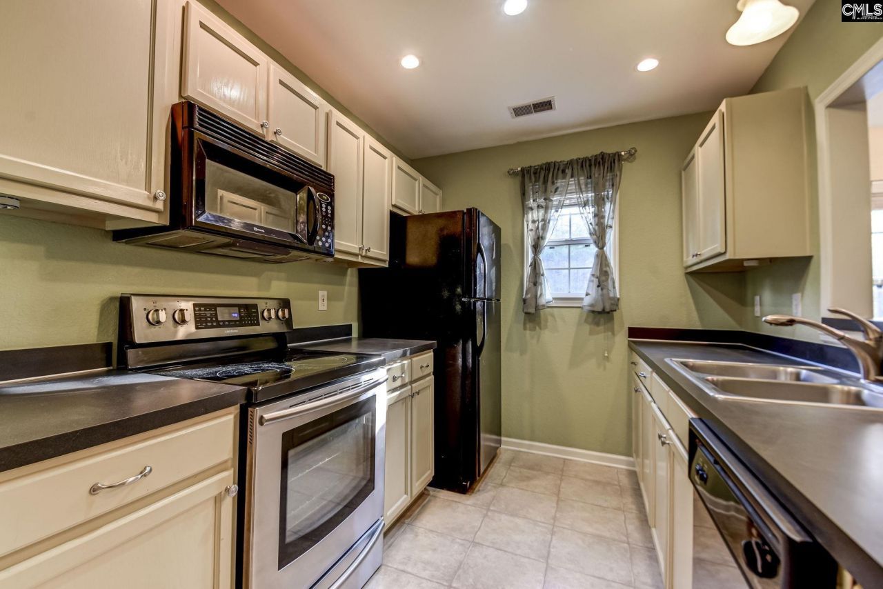 301 Baltica Lane  Photo 14