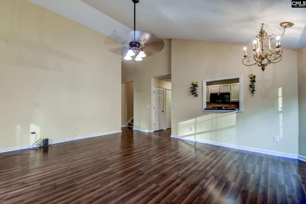 301 Baltica Lane  Photo 4