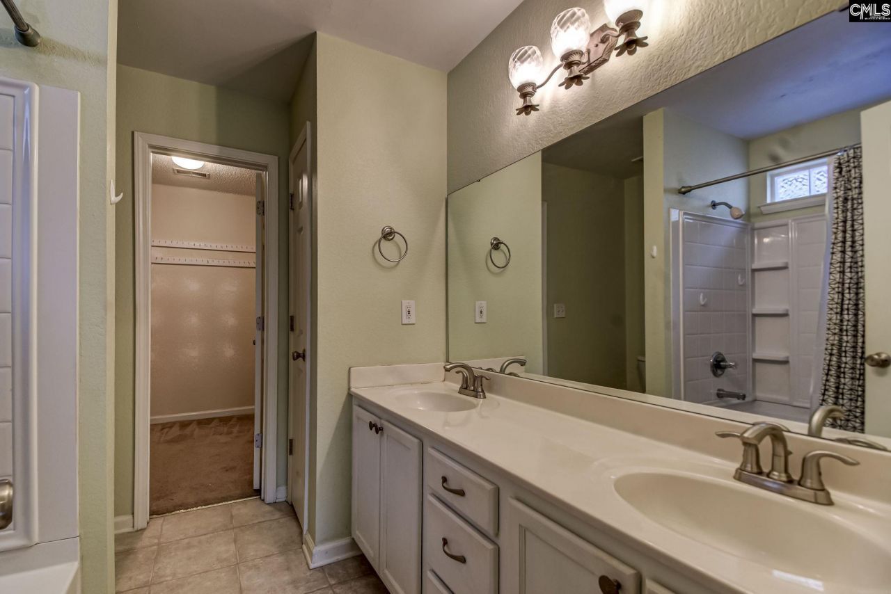 301 Baltica Lane  Photo 9