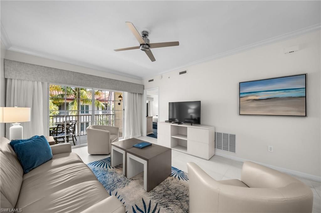 221 9th St S, Unit 313, Naples, FL 34102 Photo