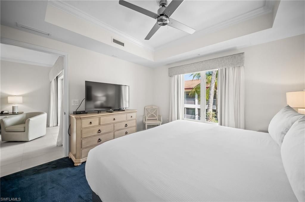 221 9th St S, Unit 313, Naples, FL 34102 Photo