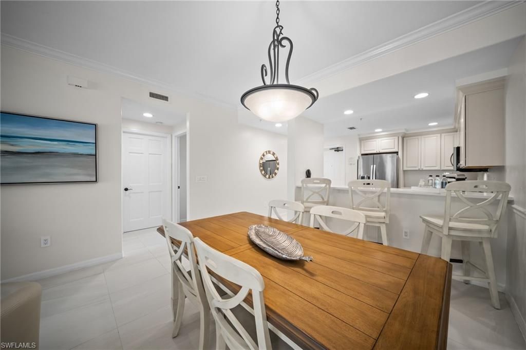 221 9th St S, Unit 313, Naples, FL 34102 Photo