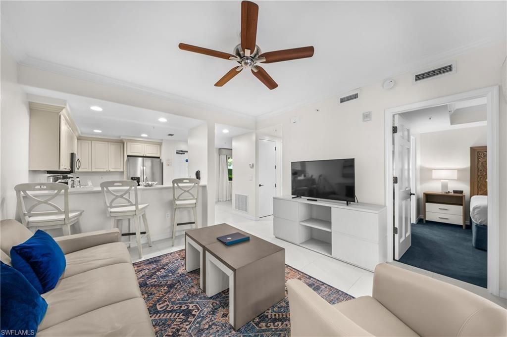 221 9th St S, Unit 127, Naples, FL 34102 Photo