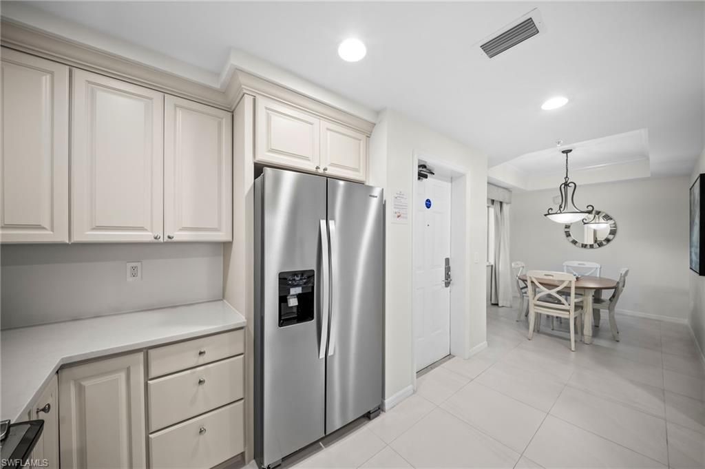 221 9th St S, Unit 127, Naples, FL 34102 Photo