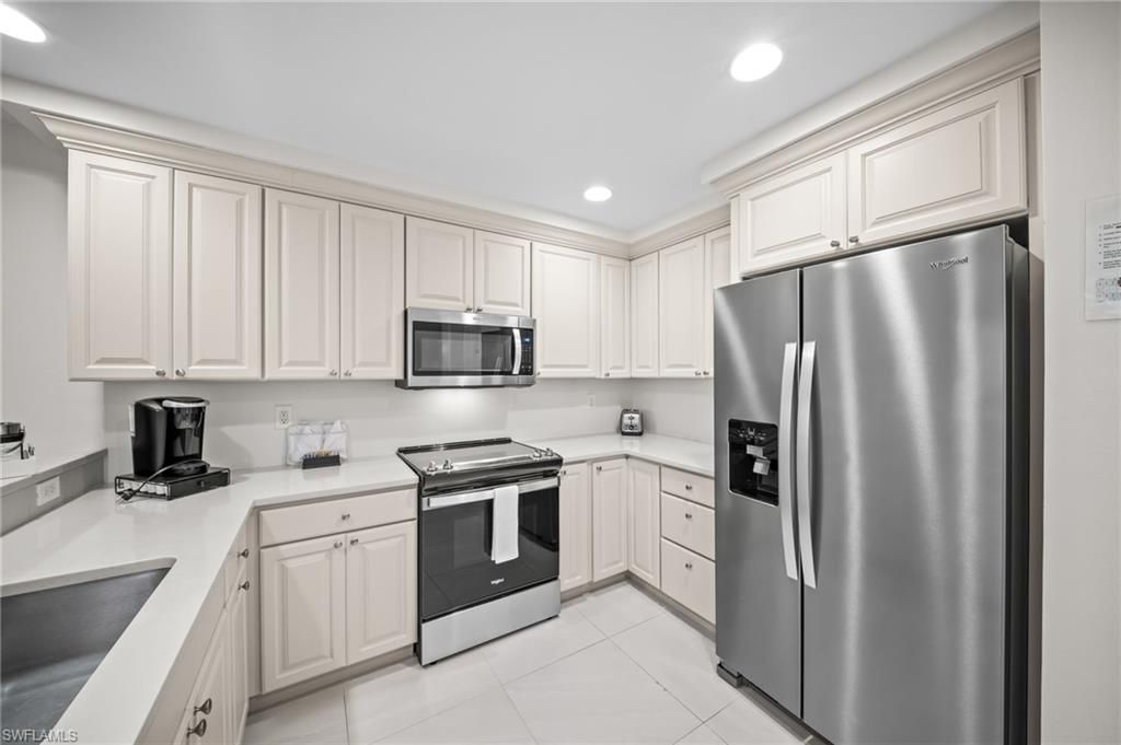 221 9th St S, Unit 127, Naples, FL 34102 Photo