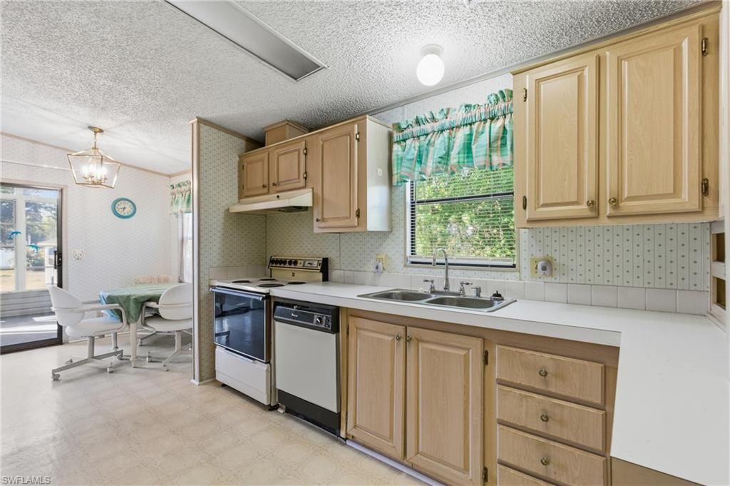 11250 Stringfellow Rd , Bokeelia, FL 33922 Photo