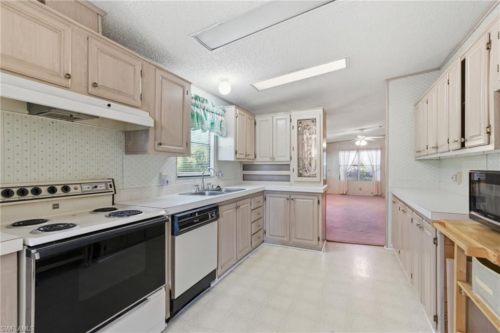 11250 Stringfellow Rd , Bokeelia, FL 33922 Photo