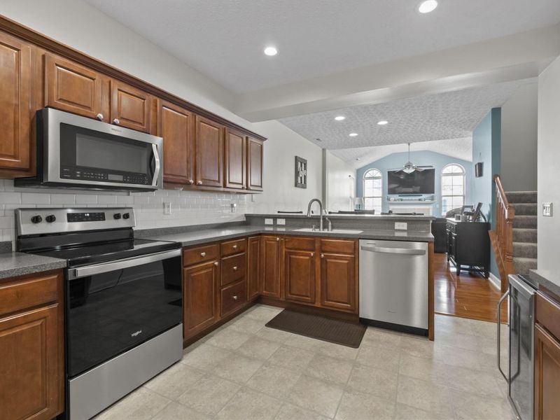 306 Waterside Drive , Delaware, OH 43015 Photo 8