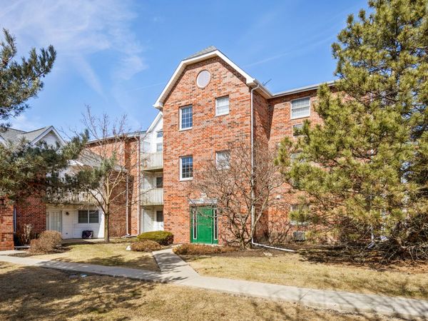 330 LEAH Lane, Unit 1F, Woodstock, IL 60098