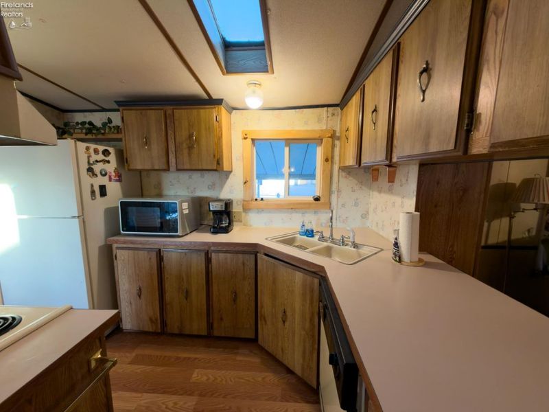 118 Driftwood Drive, Port Clinton, OH 43452 Photo 10