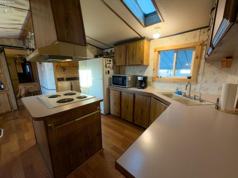 118 Driftwood Drive, Port Clinton, OH 43452 Photo 12