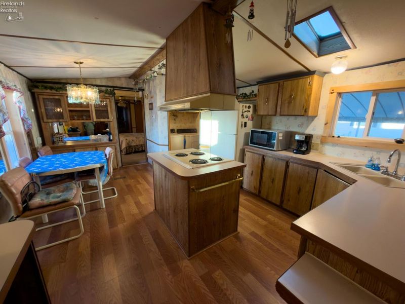 118 Driftwood Drive, Port Clinton, OH 43452 Photo 13