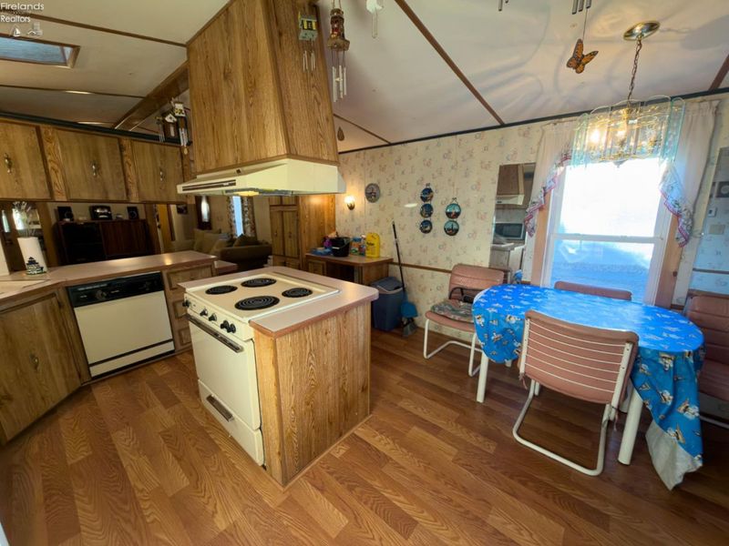 118 Driftwood Drive, Port Clinton, OH 43452 Photo 14