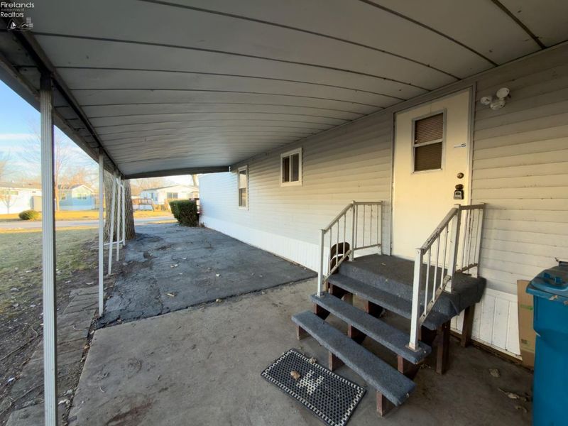 118 Driftwood Drive, Port Clinton, OH 43452 Photo 3