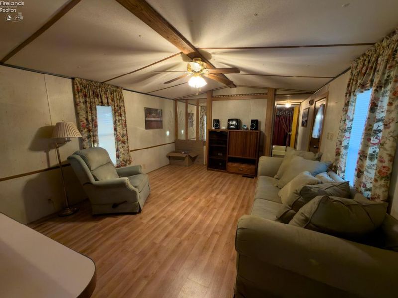 118 Driftwood Drive, Port Clinton, OH 43452 Photo 6