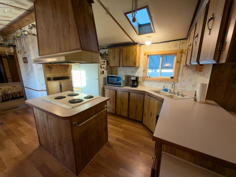 118 Driftwood Drive, Port Clinton, OH 43452 Photo 9