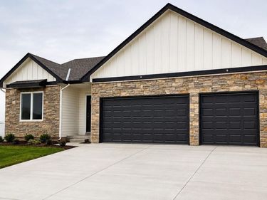 5114 Pinehill Road, Bellevue, NE 68133