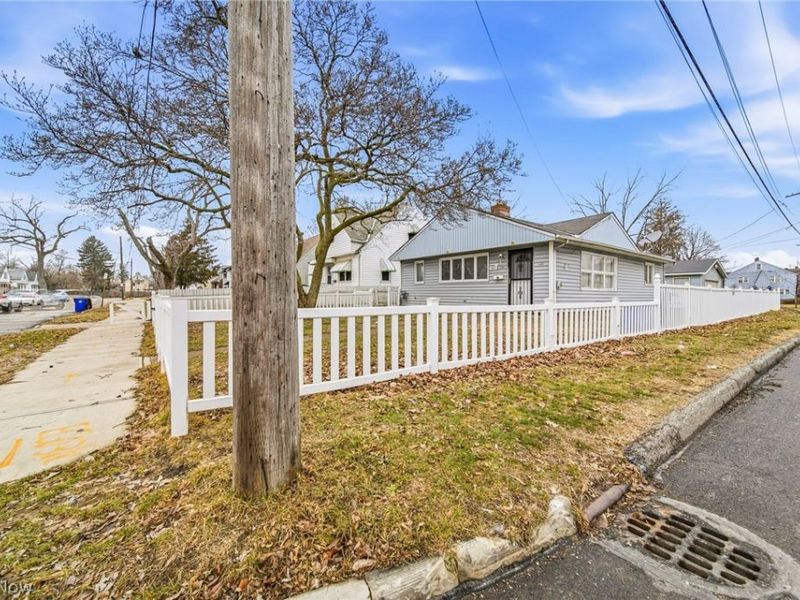 14609 Hale Avenue , Cleveland, OH 44110 Photo 4