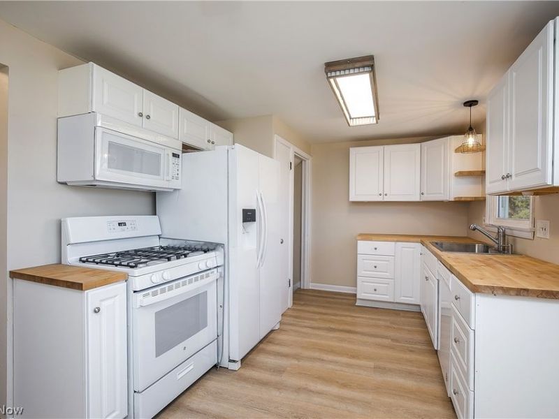 8861 Gladys Street NW, Massillon, OH 44646 Photo 14