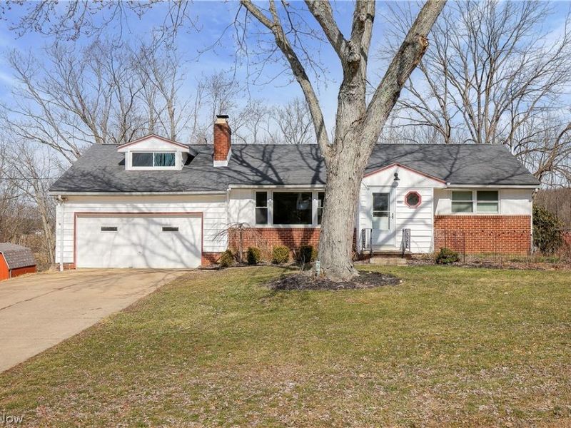 8861 Gladys Street NW, Massillon, OH 44646 Photo 2