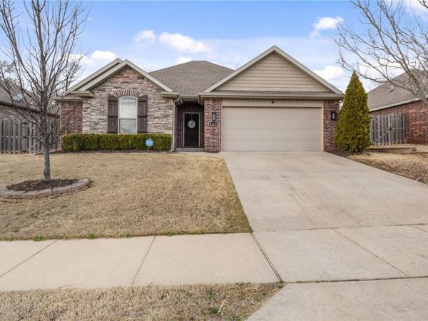 4313 W Murfield Drive, Rogers, AR 72758