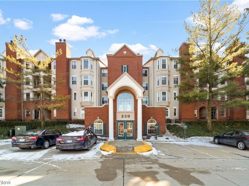 220 Fox Hollow Drive , Mayfield Heights, OH 44124 Photo 1