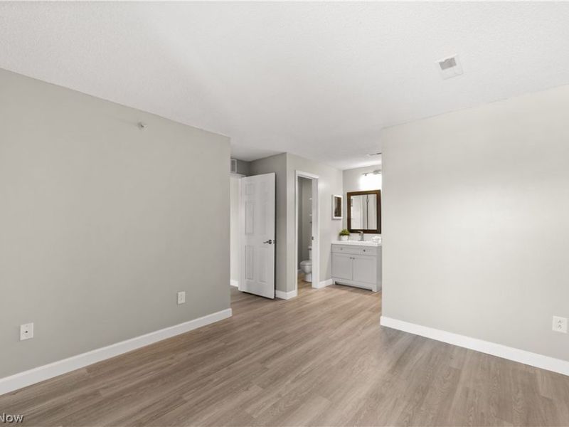 220 Fox Hollow Drive, Mayfield Heights, OH 44124 Photo 10